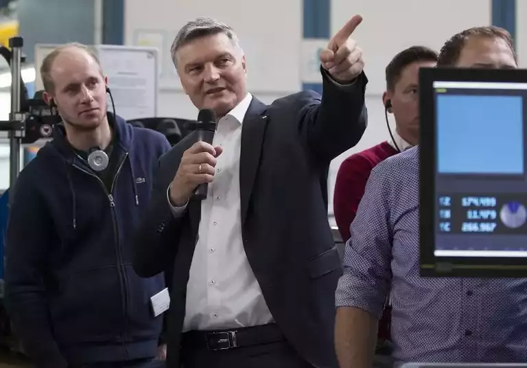 How the smart factory succeeds safely
